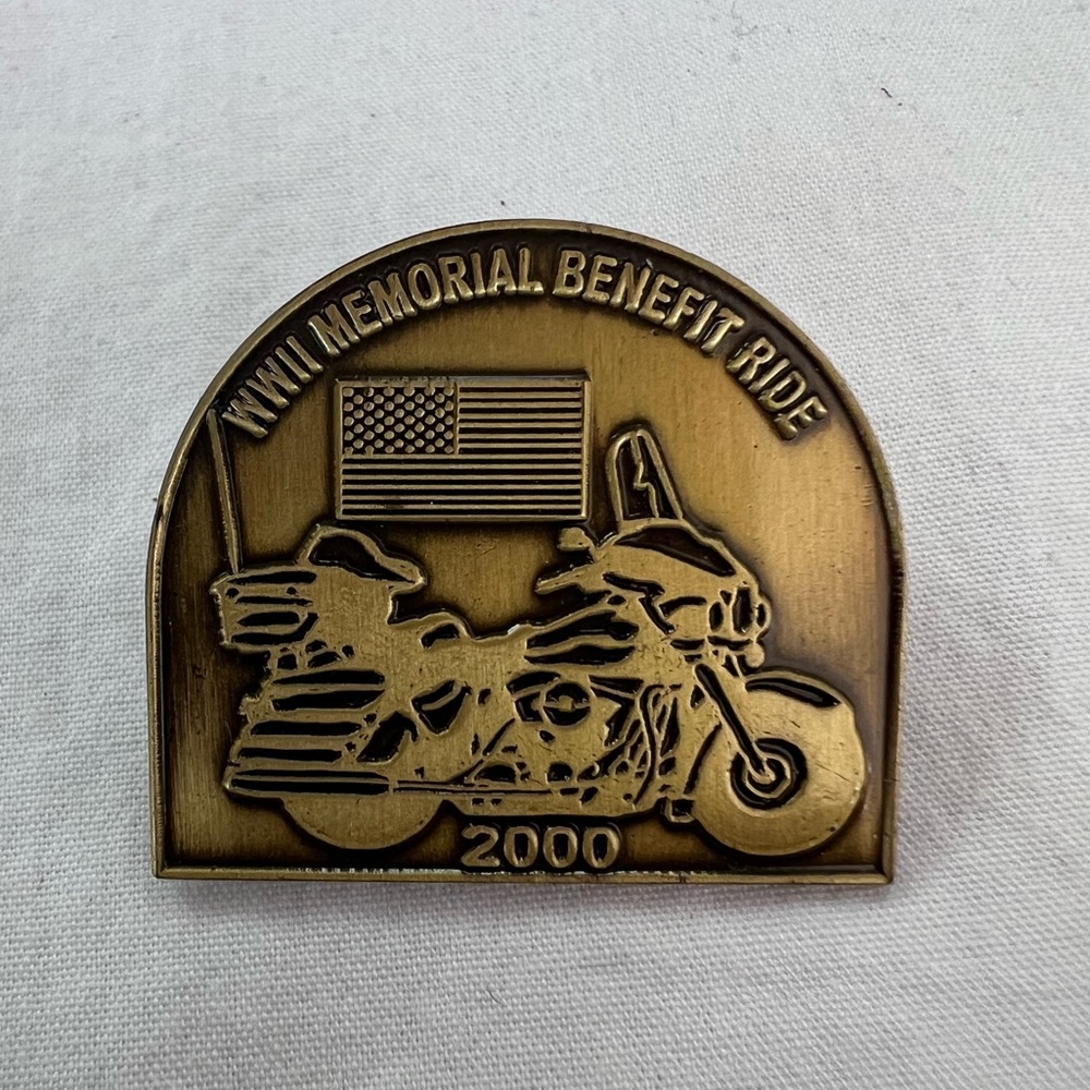HARLEY DAVIDSON VTG Jacket Pin WWII Memorial Benefit Ride ￼2000 Collectible ￼